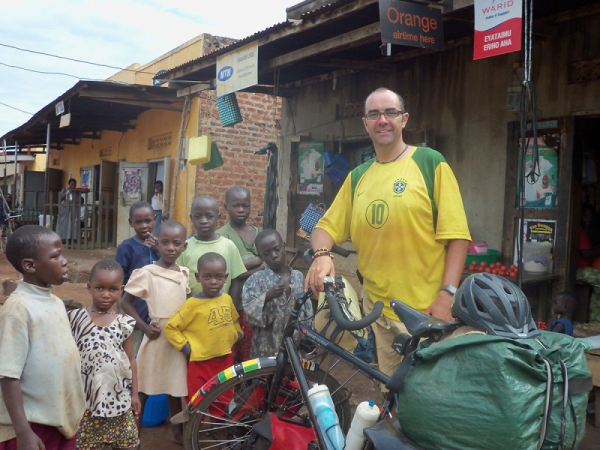L'Afrique à vélo durant un an en solitaire - 14 h